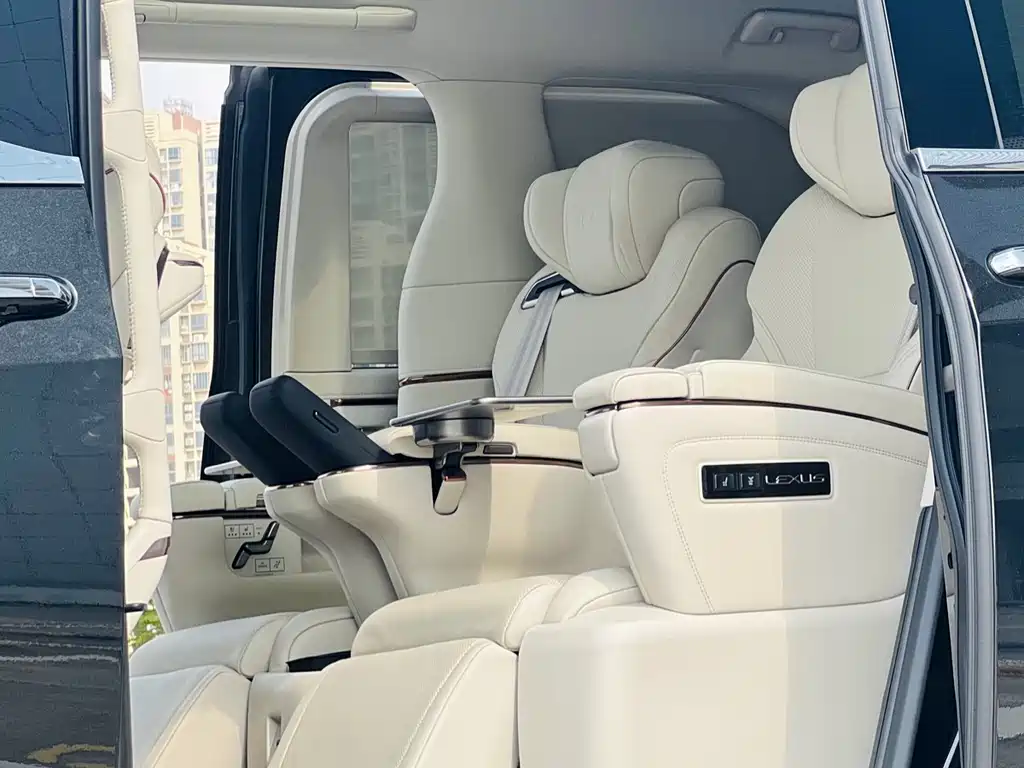 Lexus LM 500h 6-Seater Supreme Edition 2025