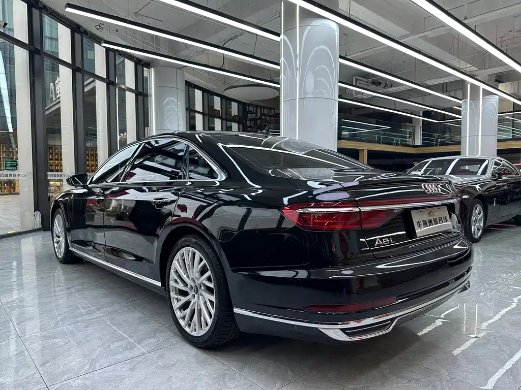 Audi A8L 50 TFSI quattro Comfort Edition 2021
