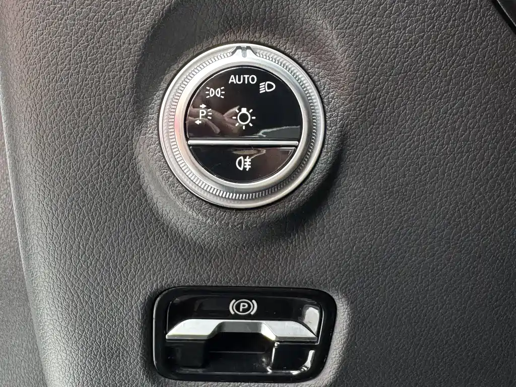 Mercedes-Benz C-Class 2024 Facelift II C 260 L皓夜 Sport Edition