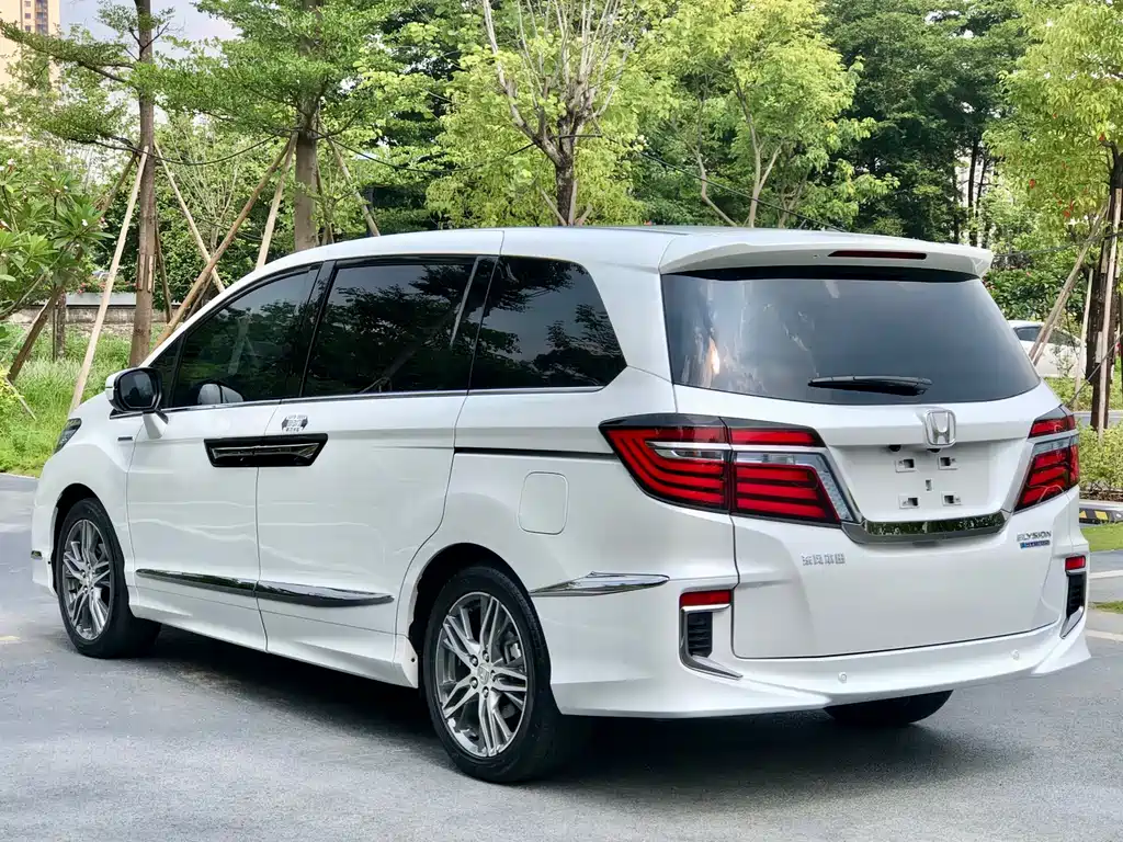 Honda Elysion 2019 2.0L Hybrid Luxury Edition