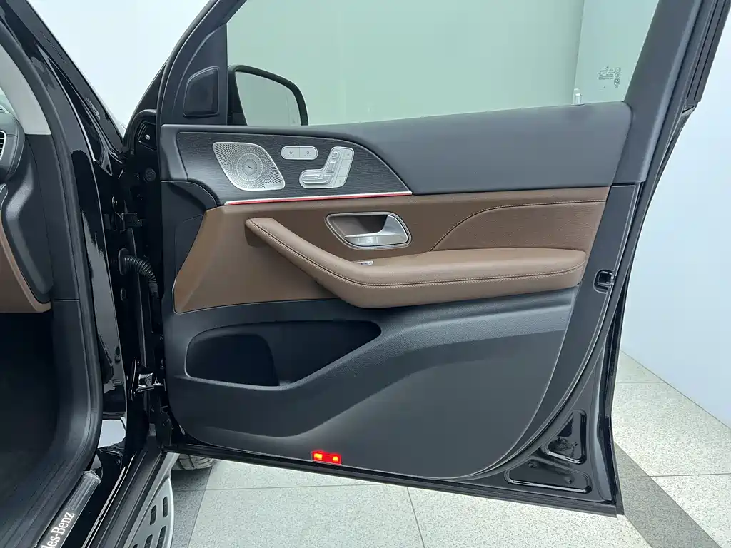 Mercedes-Benz GLE 450 4MATIC Luxury 2025