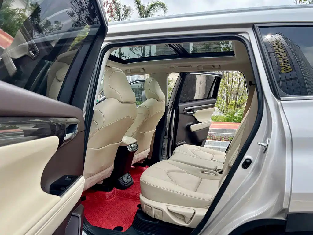 Toyota Highlander 2022 Hybrid 2.5L AWD Premium 7-Seater