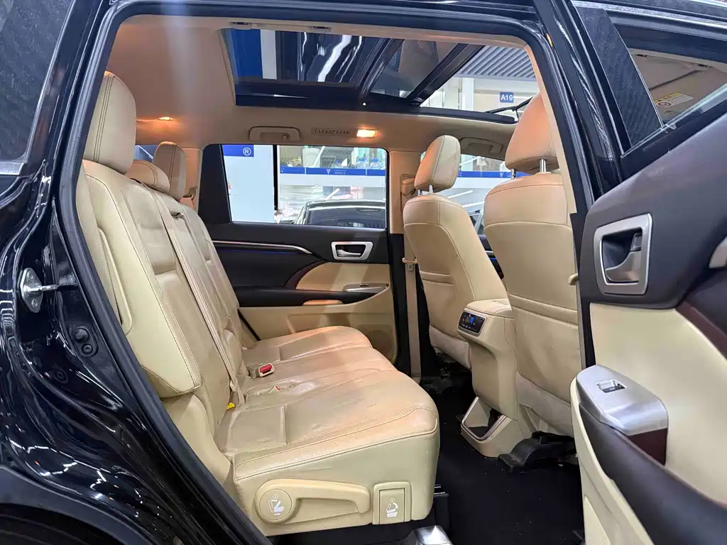 Highlander 2015 2.0T AWD Supreme Edition 7-Seater