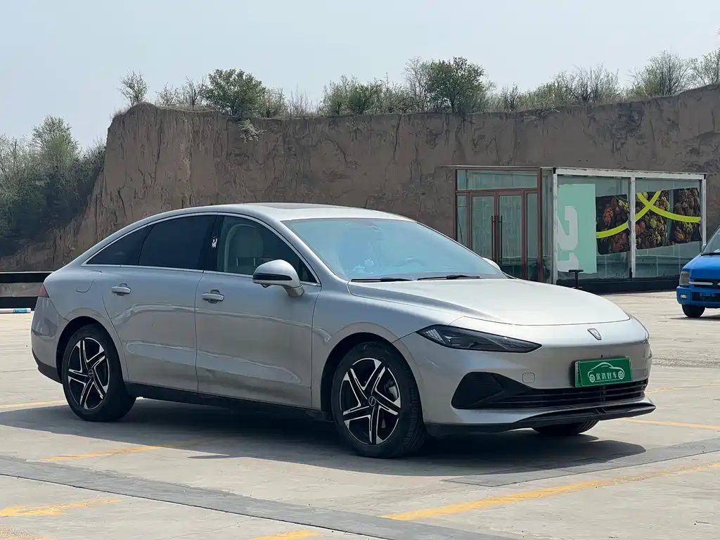 Roewe D7 2023 DMH 125km Excellence Edition
