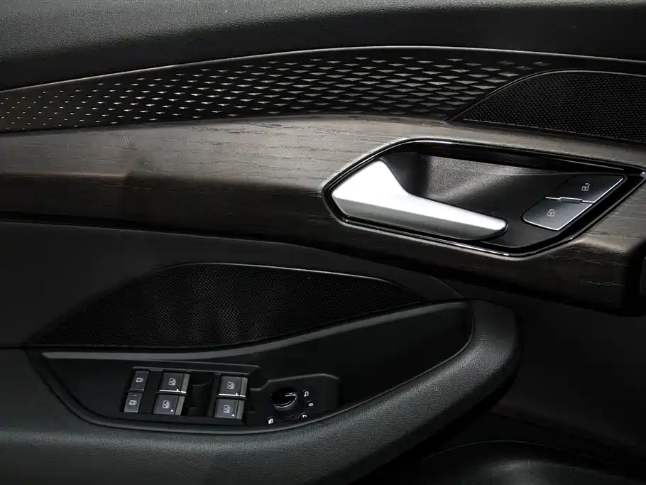 Audi Q6 2024 40 TFSI quattro Guanyun Edition Yulin Package 7-Seater