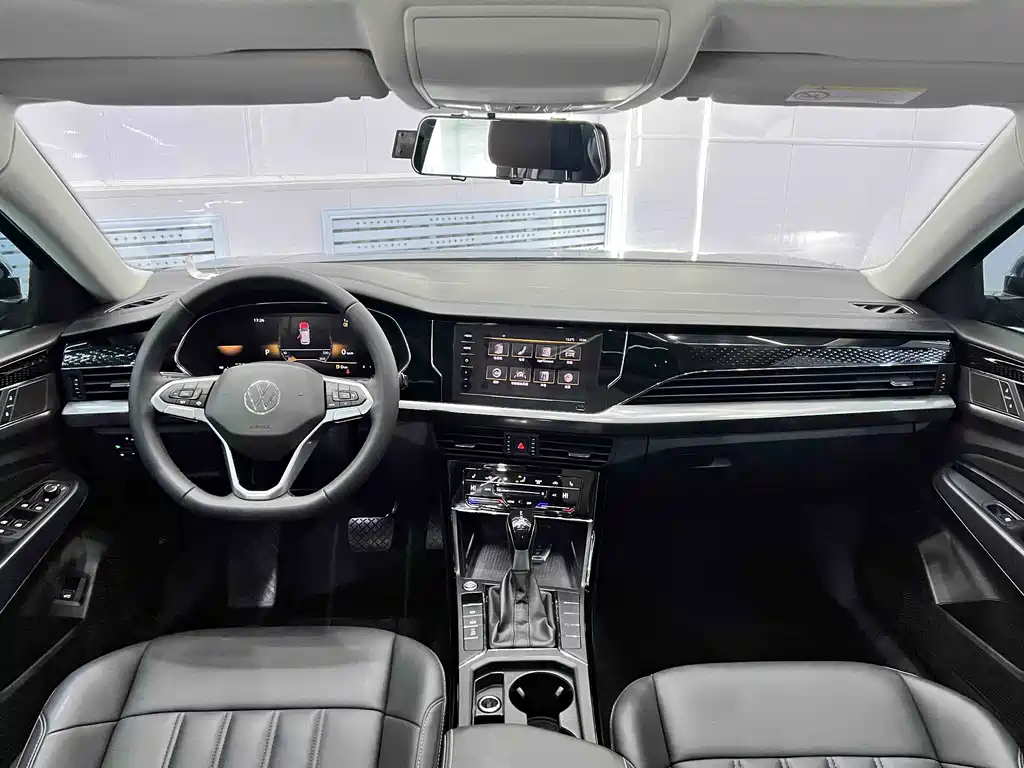 Volkswagen Passat 2023 280TSI Business Edition