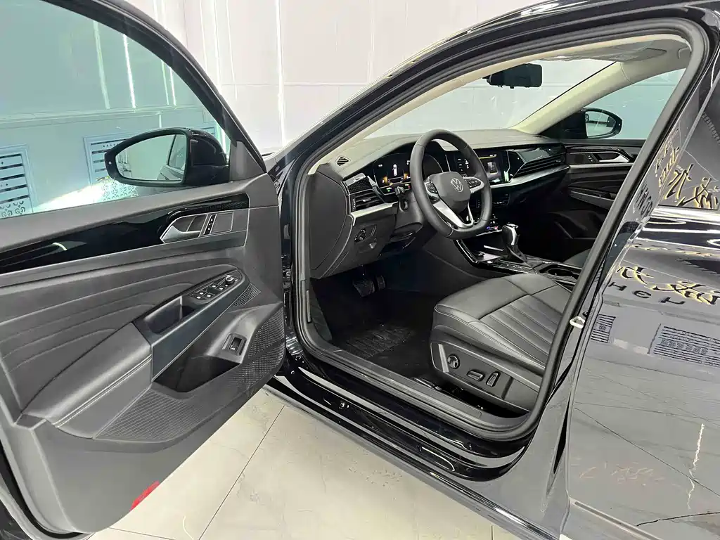 Volkswagen Passat 2023 280TSI Business Edition