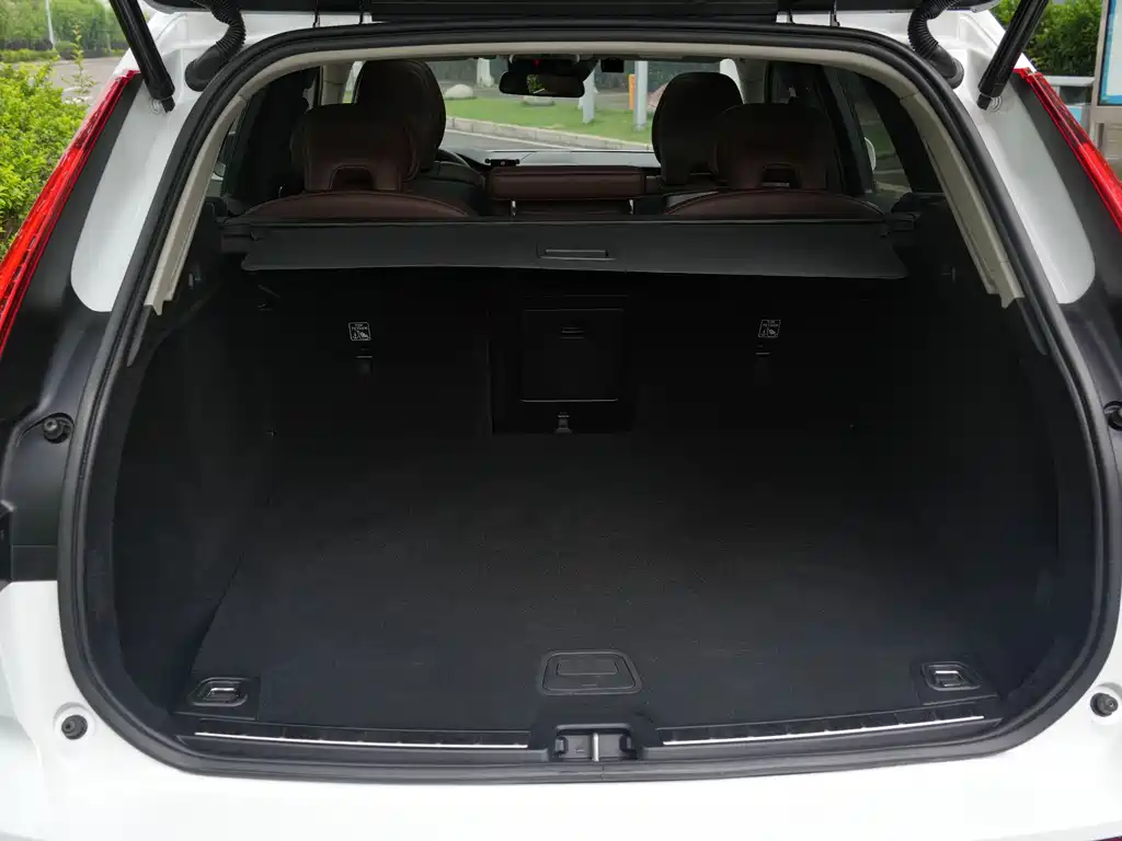 Volvo XC60 2020 T5 AWD Zhiyi Luxury Edition