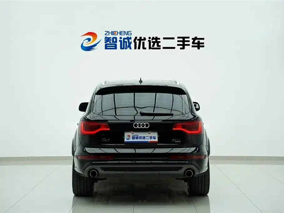 Audi Q7 2011 3.0 TFSI Exclusive (200kW)