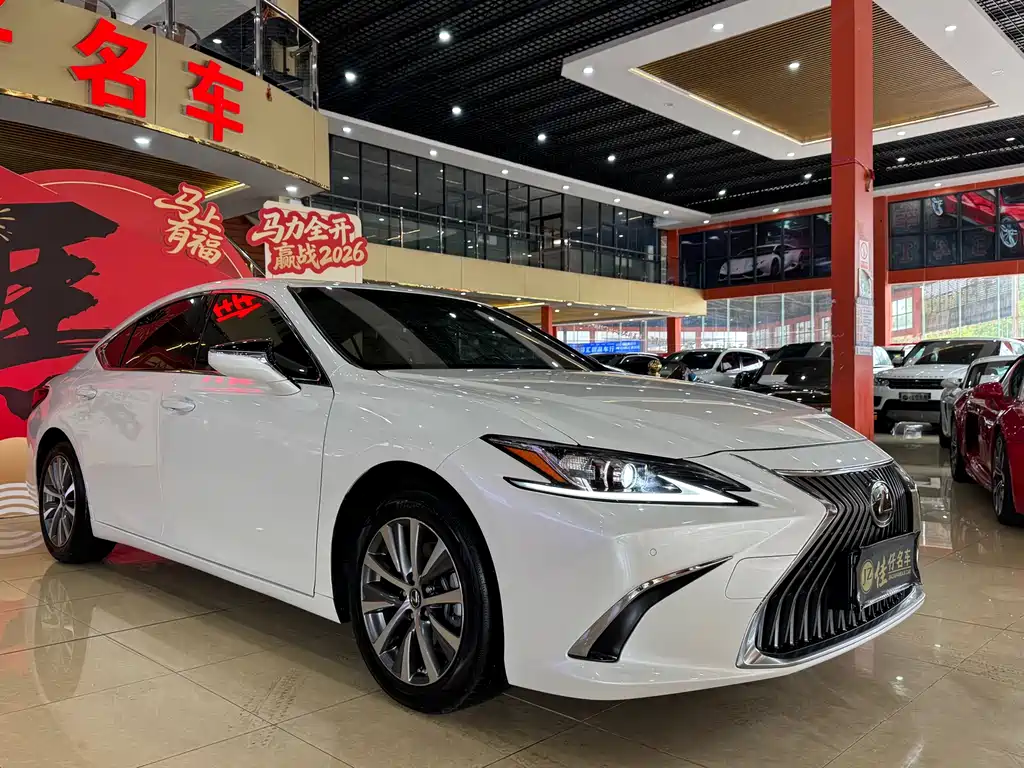 Lexus ES 2020 200 Luxury Edition