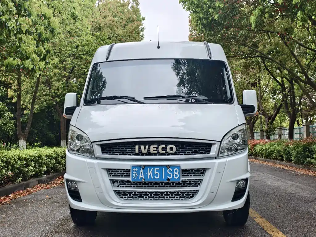 Iveco Power Daily 2016 3.0T A32 Premium Edition Medium Roof F1C