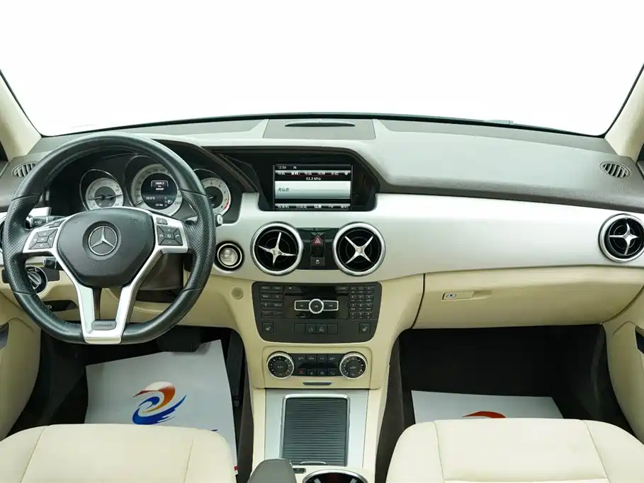 Mercedes-Benz GLK-Class 2015 GLK 300 4MATIC Fashion Edition Ultimate Version