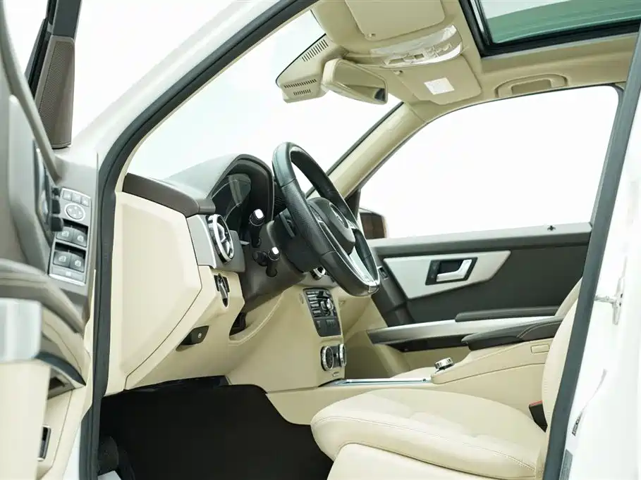 Mercedes-Benz GLK-Class 2015 GLK 300 4MATIC Fashion Edition Ultimate Version