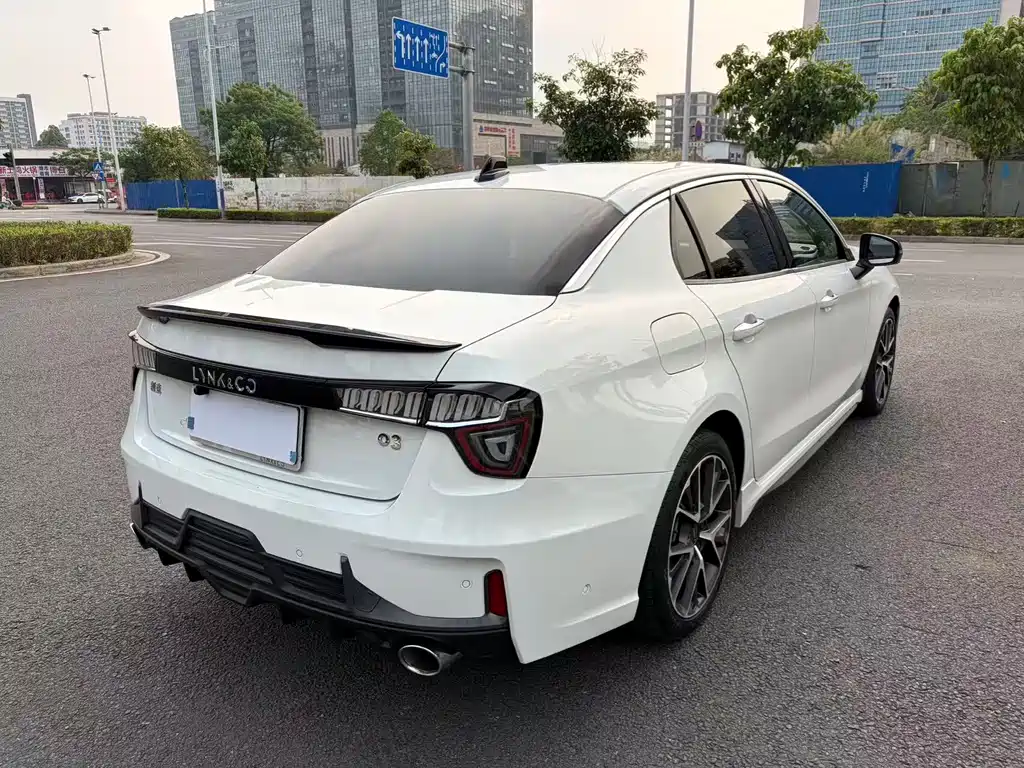 Lynk & Co 03 2019 2.0TD Auto Pro