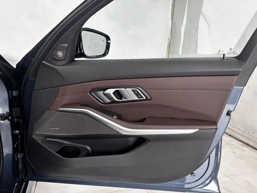 BMW 3 Series 2025 330Li Exclusive M Sport Night Edition