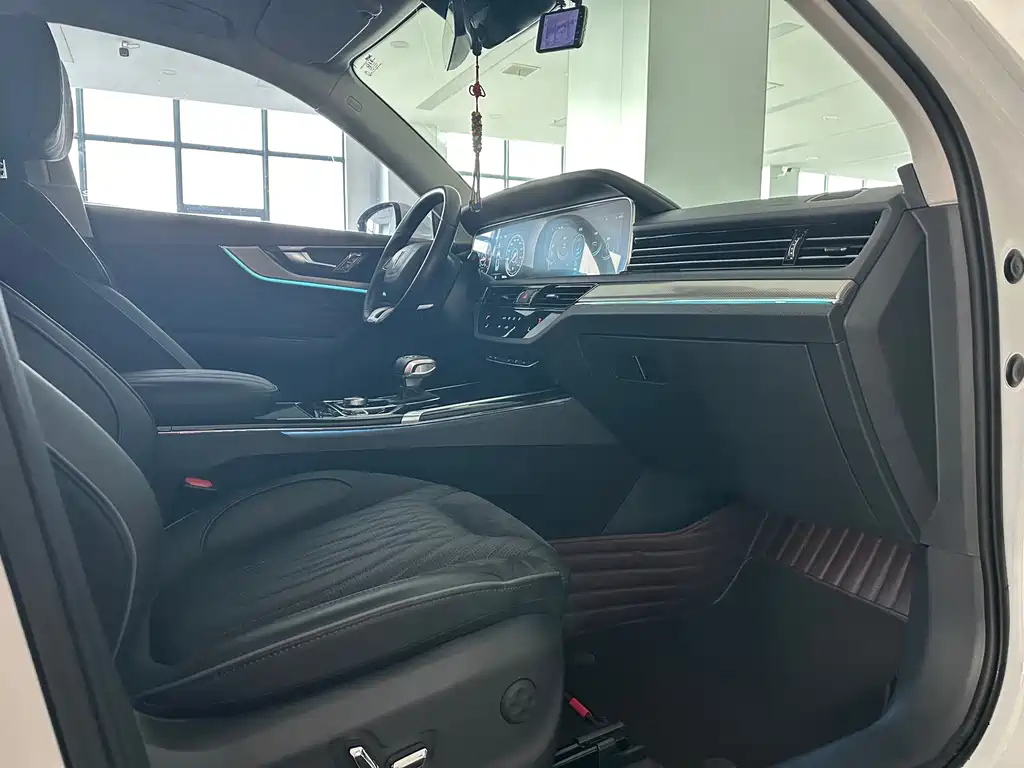 Hongqi HS5 2022 2.0T Zhilian Qixiang Edition