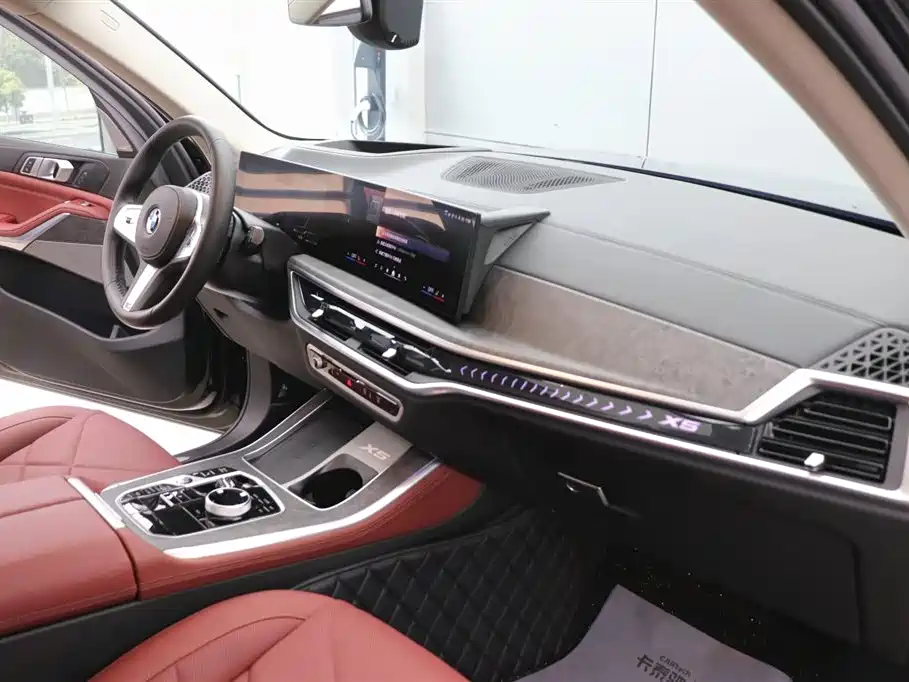 BMW X5 2023 xDrive 30Li M Sport Night Edition