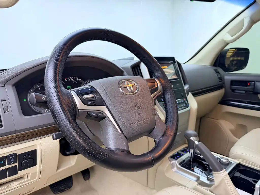 Land Cruiser (Imported) 2019 Model 4.0L Automatic