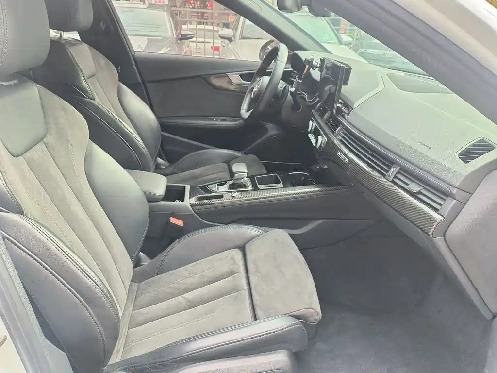 Audi A4L 2023 45 TFSI quattro Zhenxuan Dynamic Edition