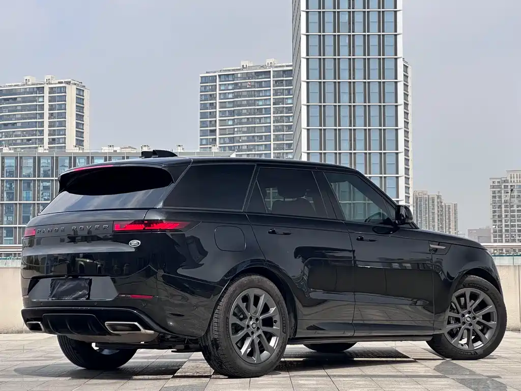 Range Rover Sport 2024 400PS Dynamic SE