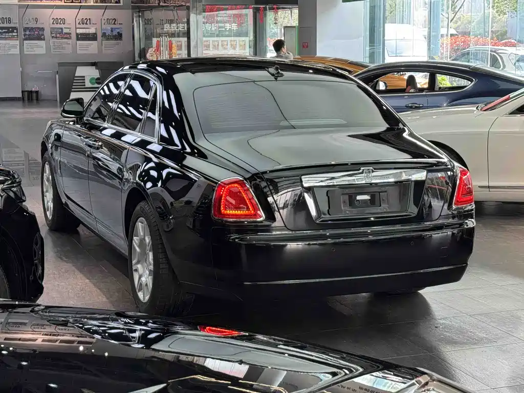 Rolls-Royce Ghost 2010 6.6T Standard Edition