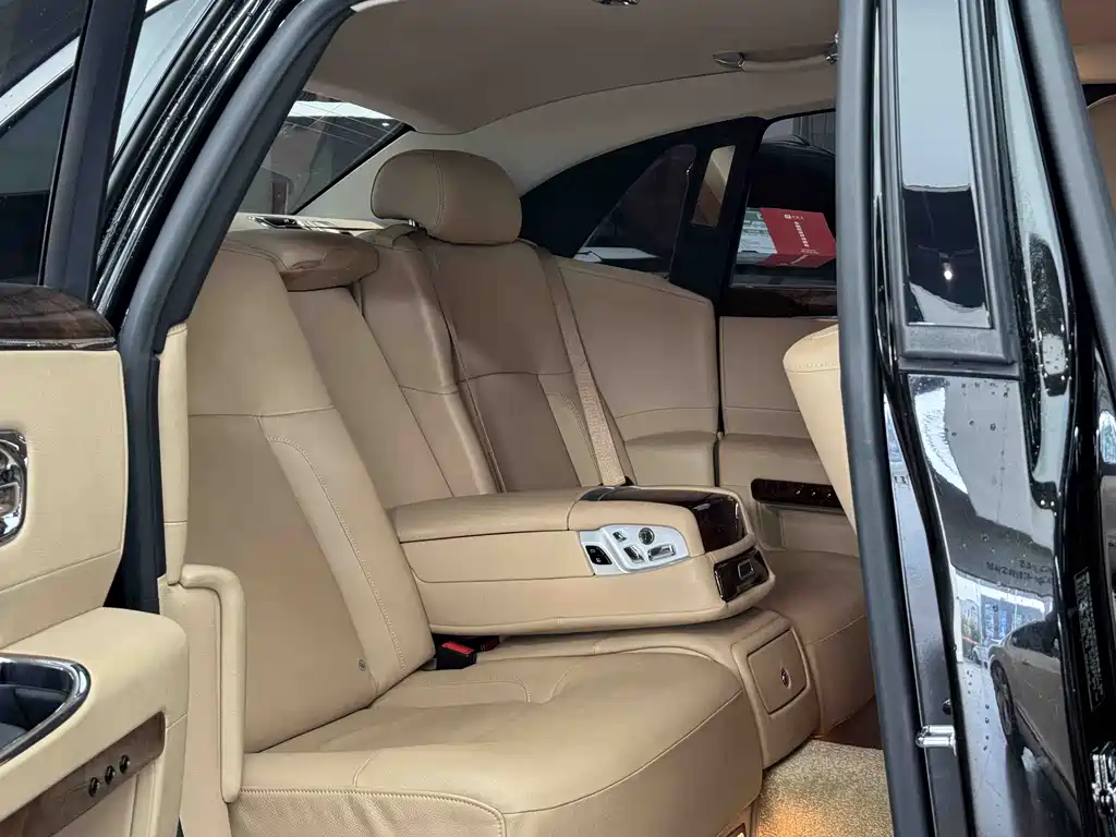 Rolls-Royce Ghost 2010 6.6T Standard Edition
