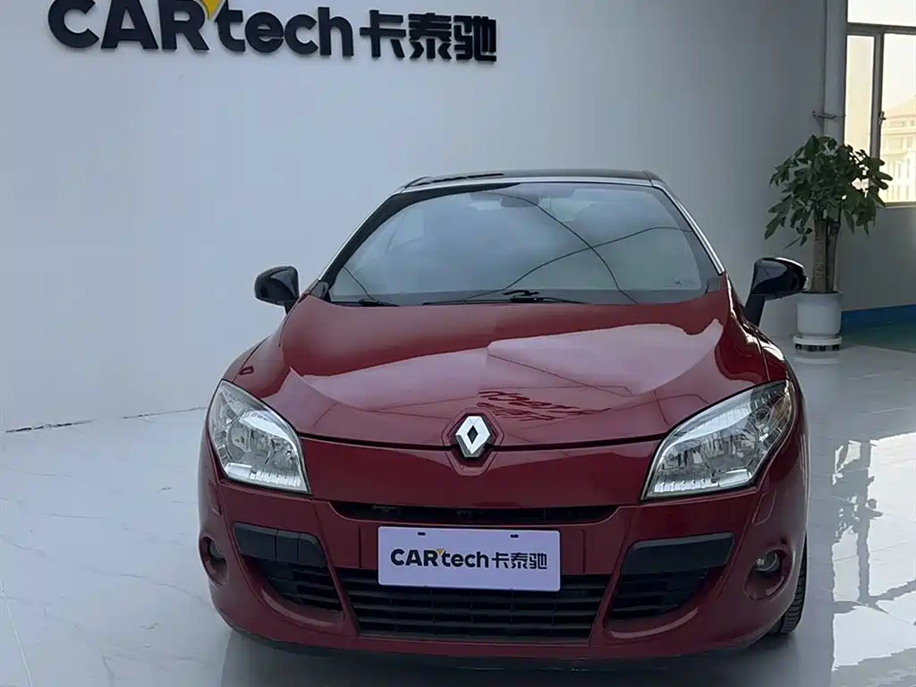 Renault Megane 2011 CC 2.0 Fashion Navigation Edition