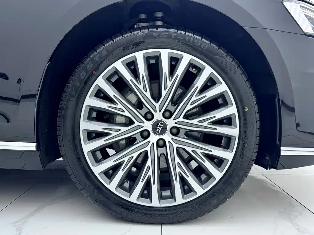 Audi A8L 50 TFSI quattro Comfort Edition 2021