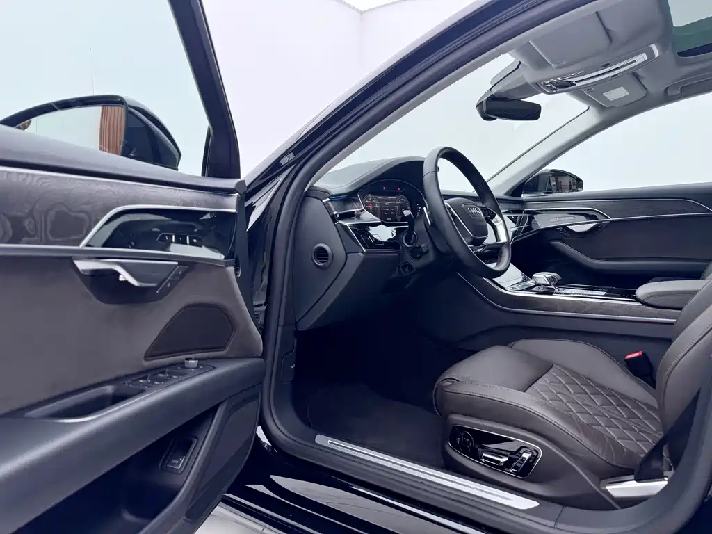 Audi A8L 50 TFSI quattro Comfort Edition 2021
