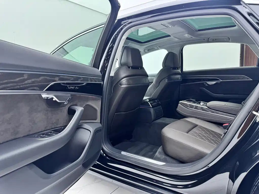 Audi A8L 50 TFSI quattro Comfort Edition 2021