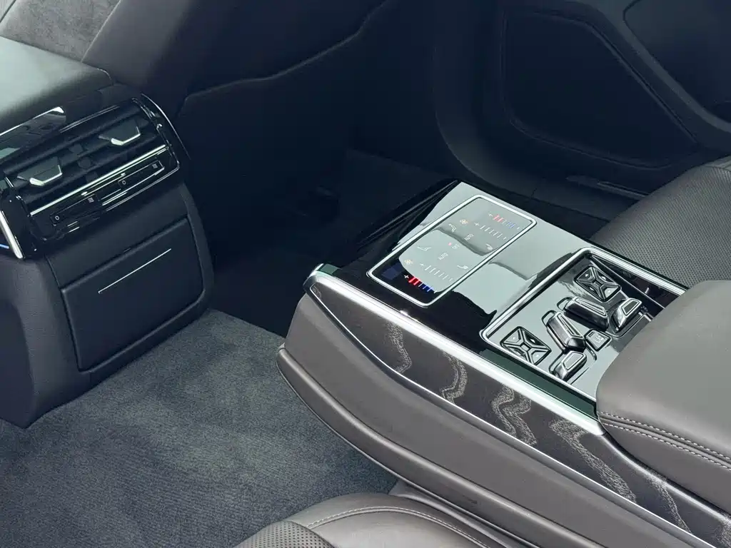 Audi A8L 50 TFSI quattro Comfort Edition 2021