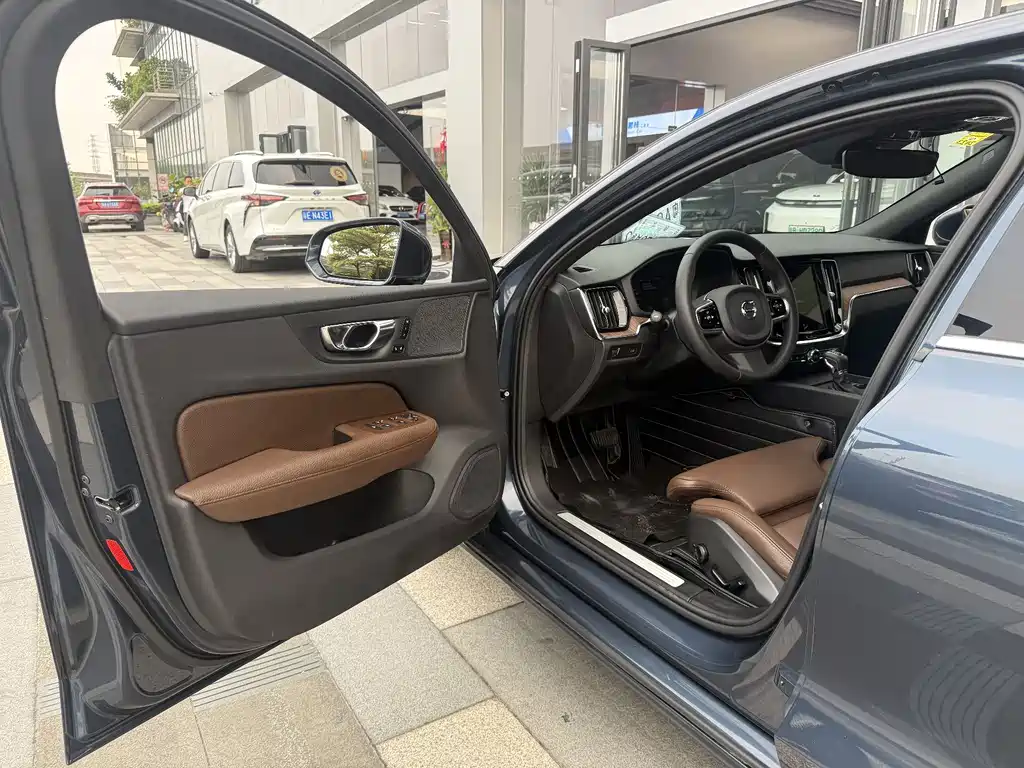 Volvo S60 2021 T4 Momentum Luxury Edition