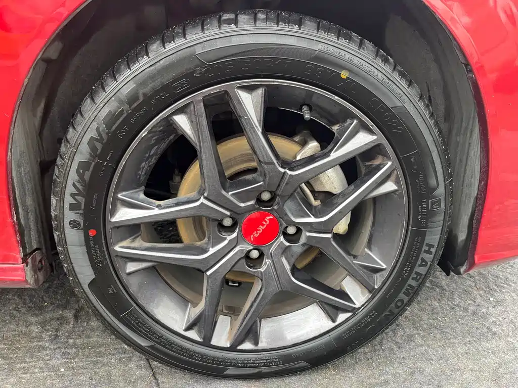 Dongfeng Aeolus Yixuan 2021 230T Automatic Chasing Shadow Knight Edition