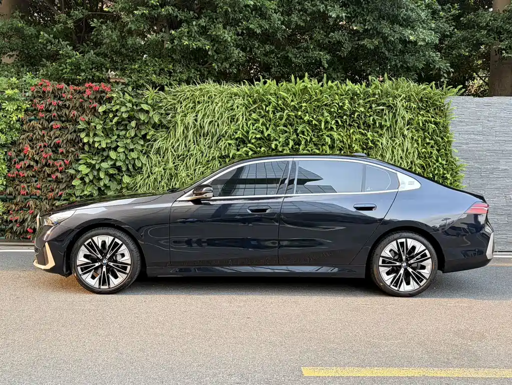 BMW 5 Series 2024 530Li Exclusive Luxury Package
