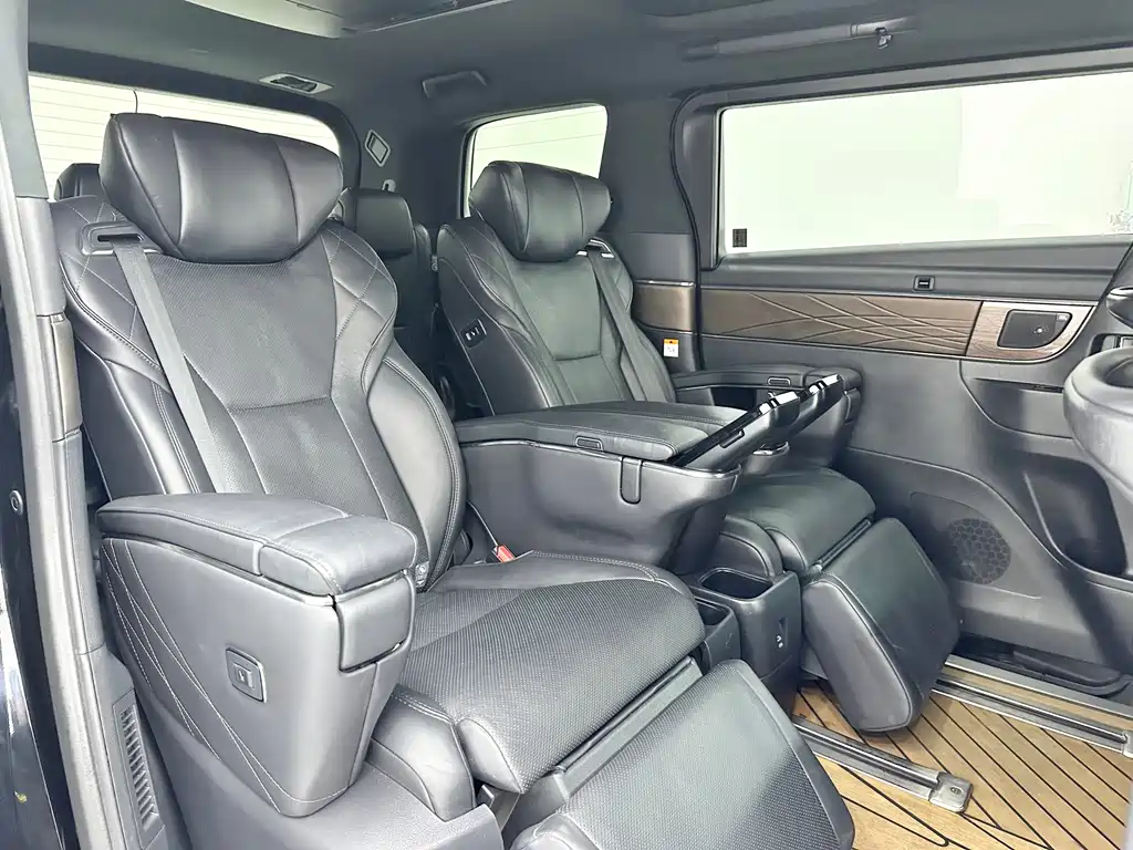 2024 Toyota Alphard Hybrid 2.5L Prestige