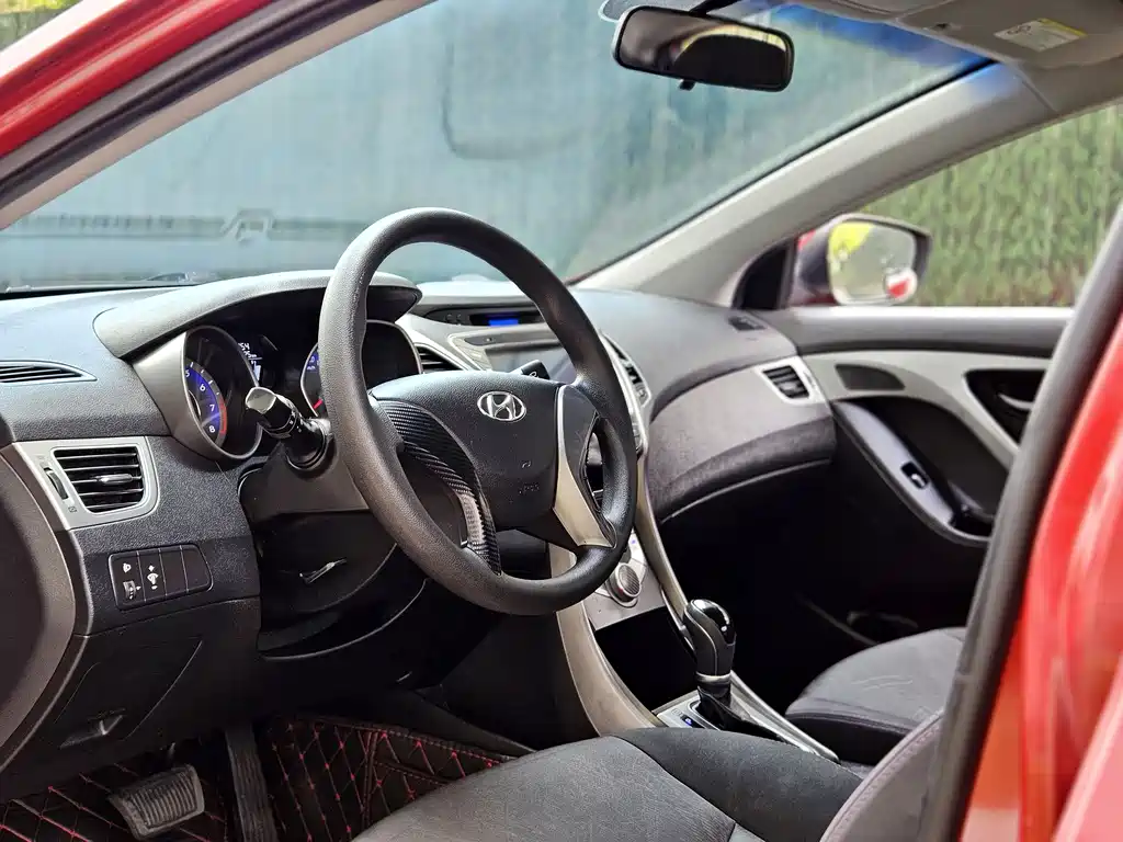Hyundai Elantra Langdong 2012 1.6L Automatic Fashion Edition