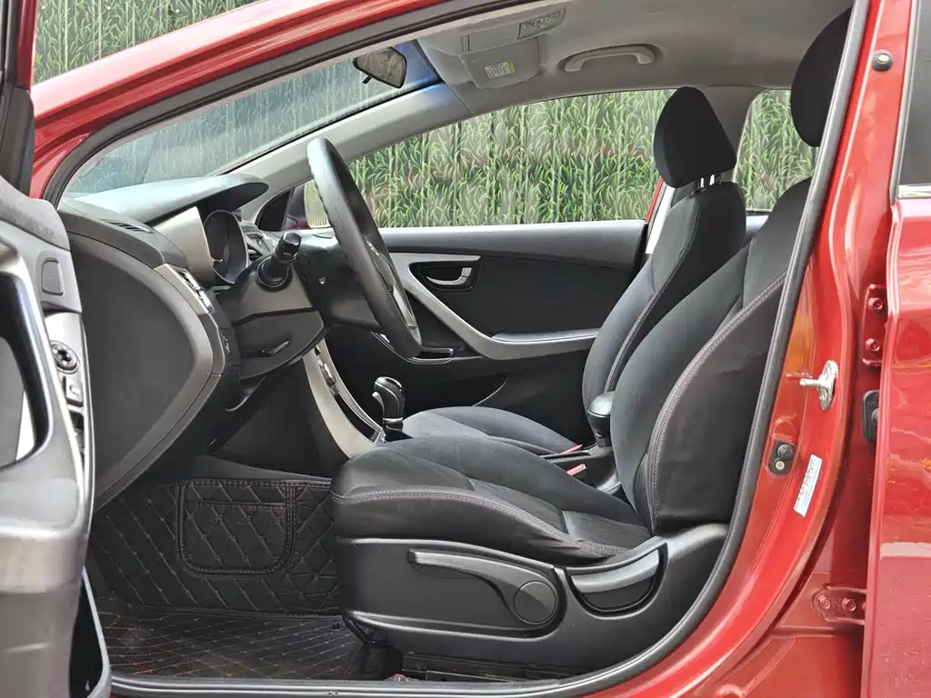 Hyundai Elantra Langdong 2012 1.6L Automatic Fashion Edition