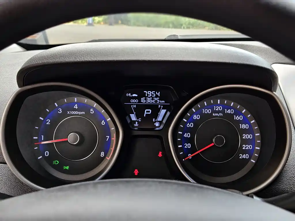 Hyundai Elantra Langdong 2012 1.6L Automatic Fashion Edition