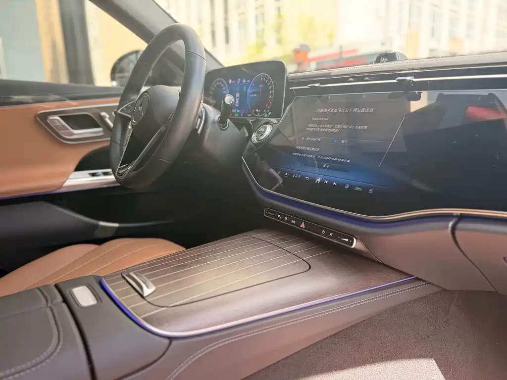 Mercedes-Benz E-Class NEV 2024 E 350 e L Plug-in Hybrid Sedan