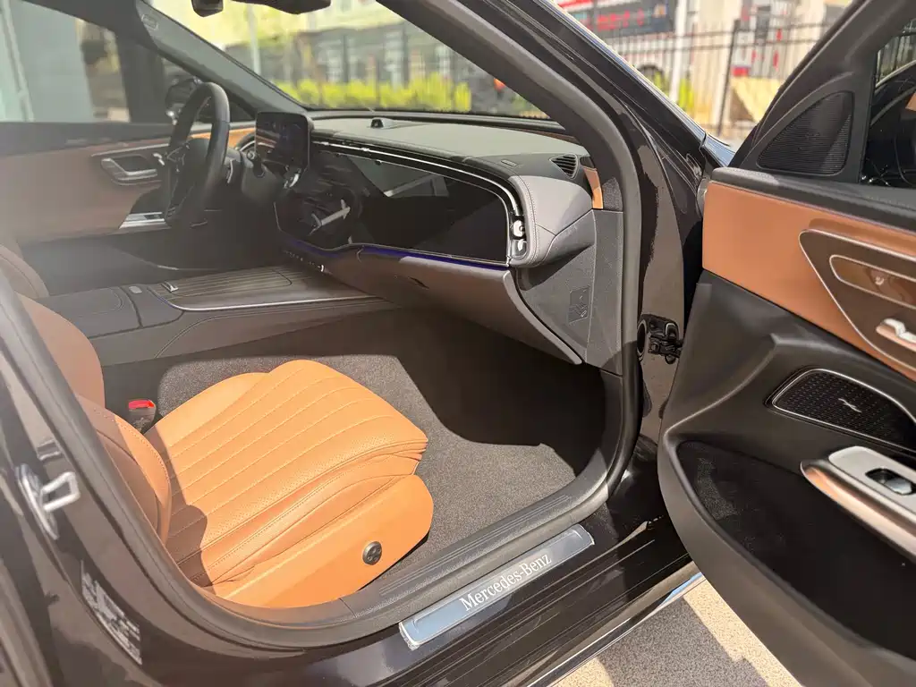 Mercedes-Benz E-Class NEV 2024 E 350 e L Plug-in Hybrid Sedan