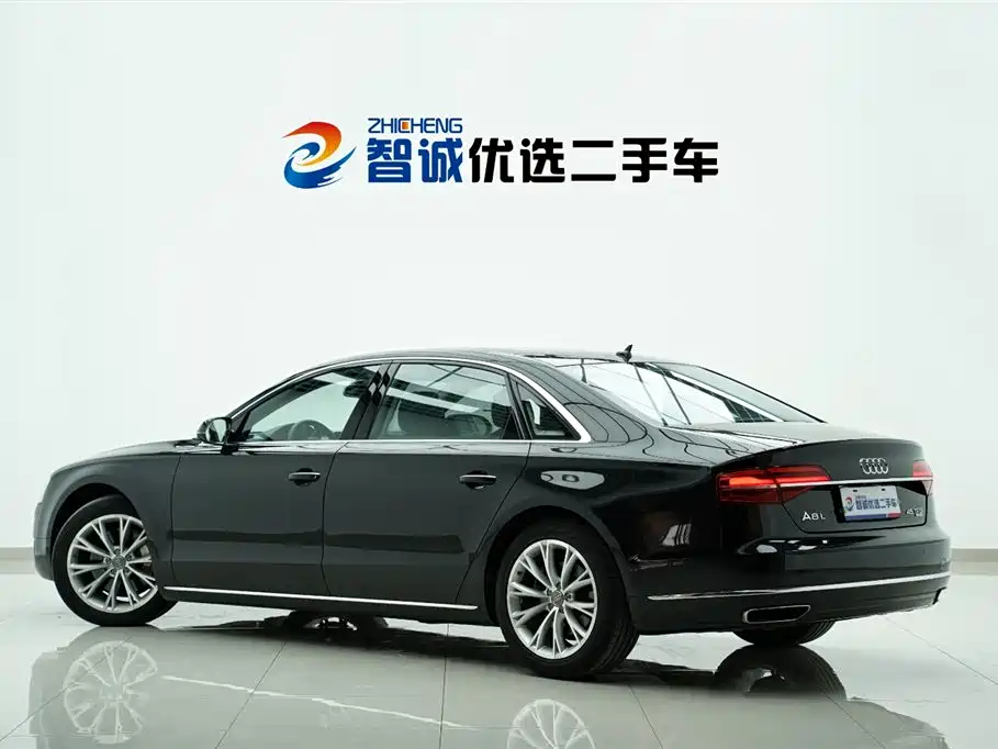 Audi A8L 45 TFSI quattro Luxury
