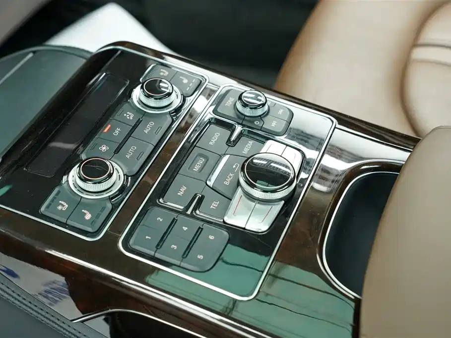 Audi A8L 45 TFSI quattro Luxury