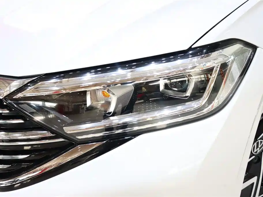 Volkswagen Sagitar 2023 300TSI DSG Beyond Edition