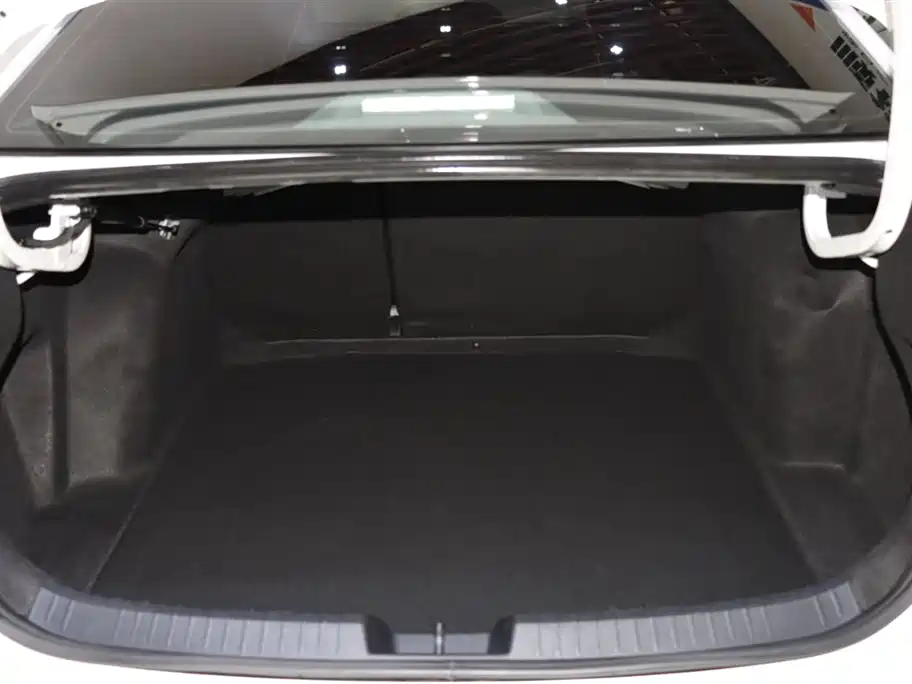 Volkswagen Sagitar 2023 300TSI DSG Beyond Edition