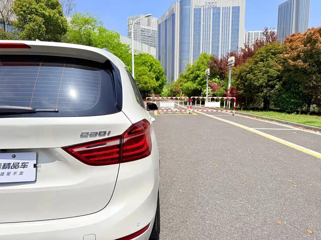 BMW 2 Series Gran Tourer 2018 220i Leading Edition