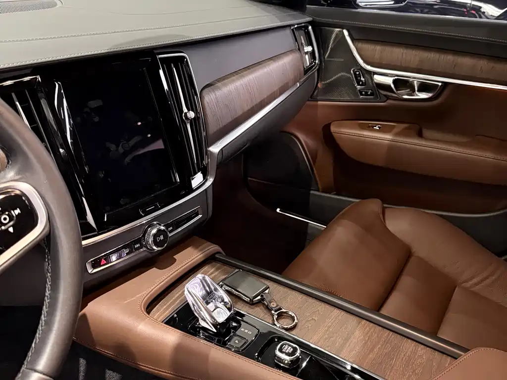 Volvo S90 2024 B5 Inscription Luxury