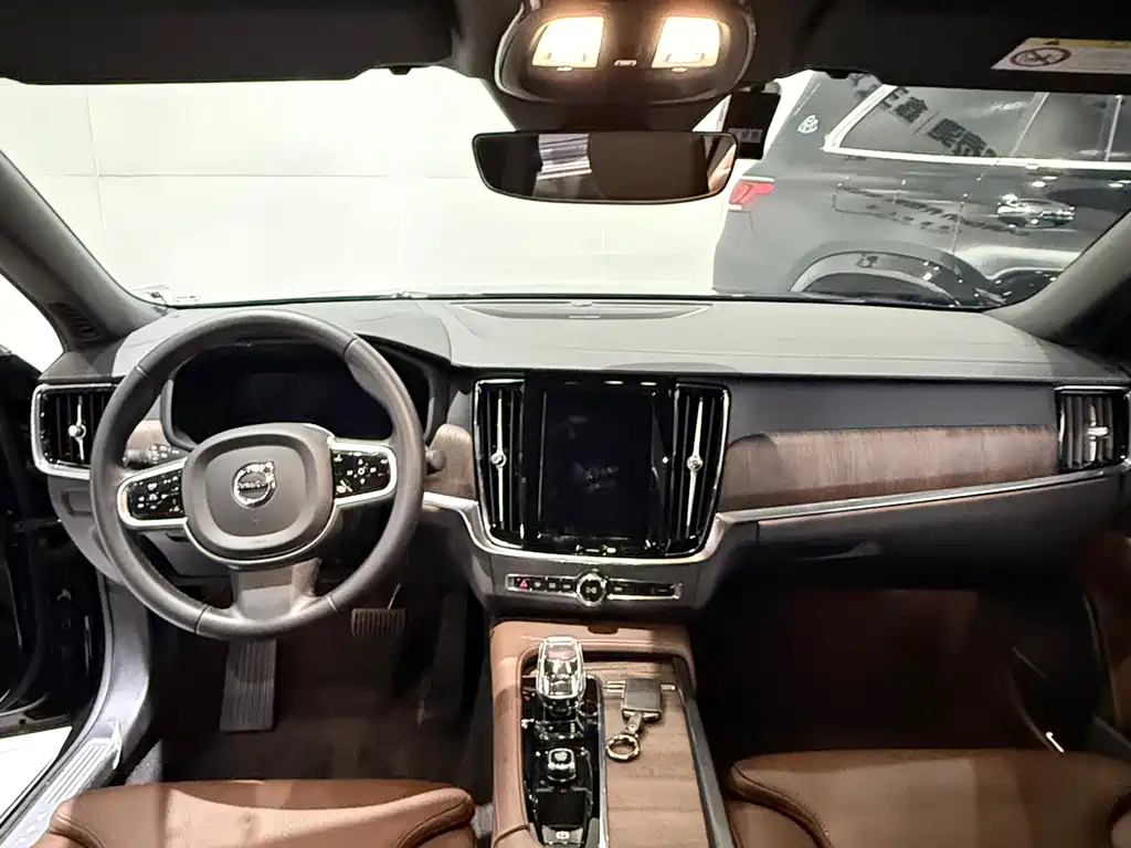 Volvo S90 2024 B5 Inscription Luxury