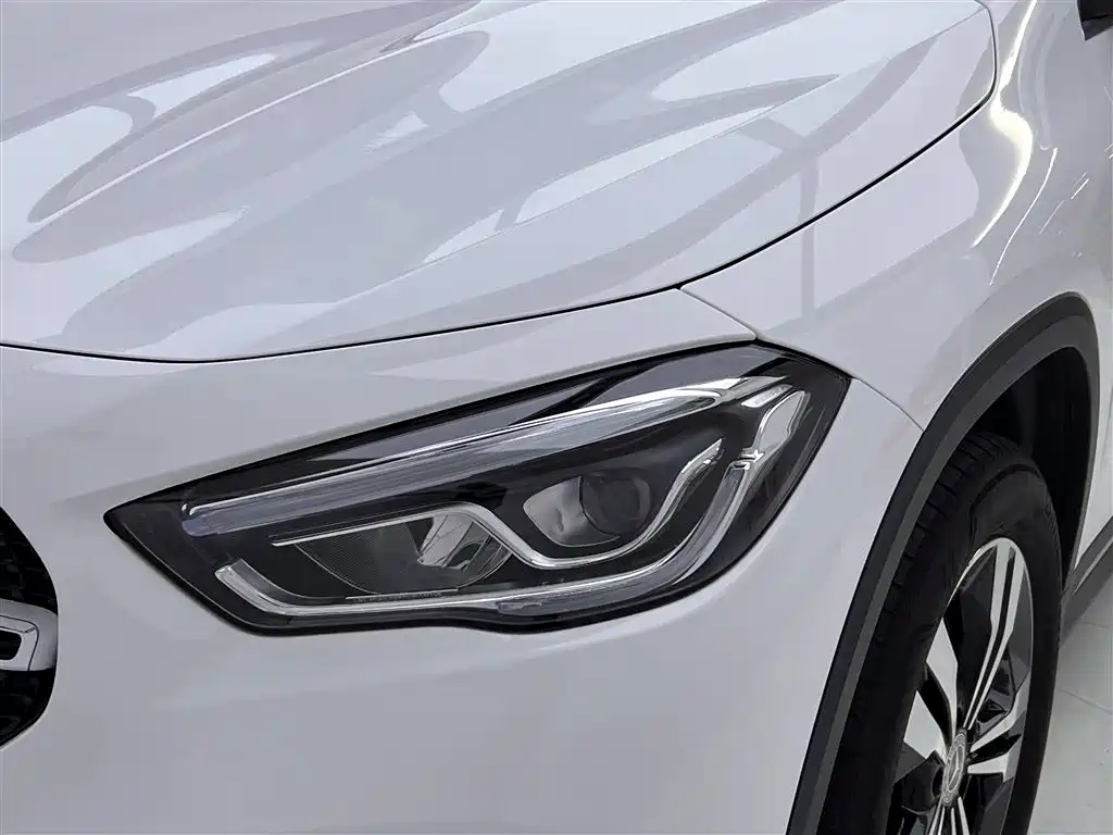 Mercedes-Benz GLA 200 (2020)