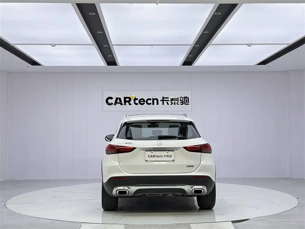 Mercedes-Benz GLA 200 (2020)