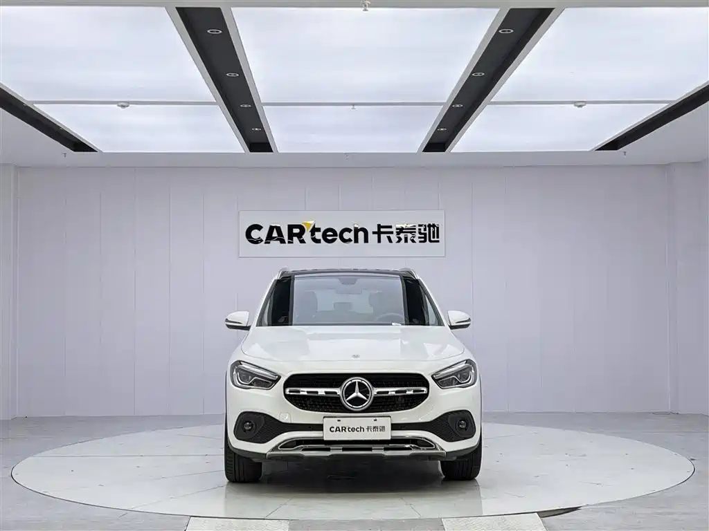 Mercedes-Benz GLA 200 (2020)